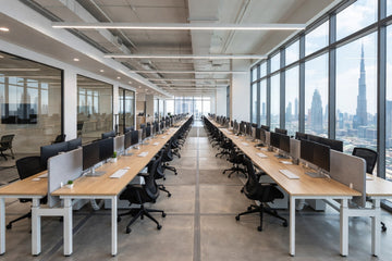How to Choose the Right Office Workstation for a UAE Open-Plan Office