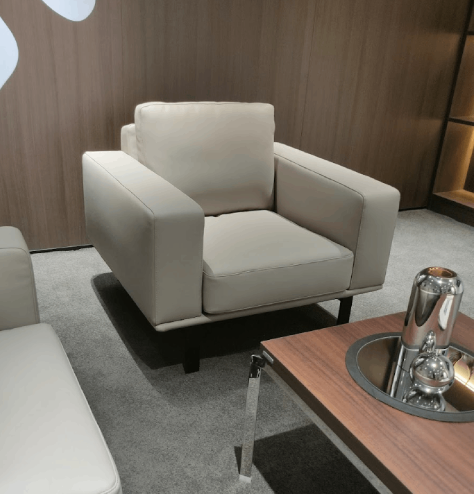 Deshawn Armchair Consumer KANO