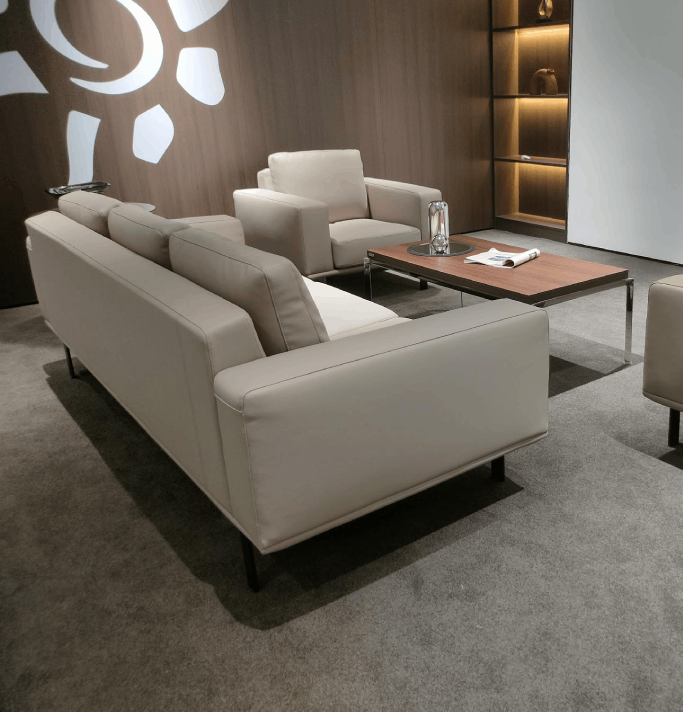 Deshawn Armchair Consumer KANO