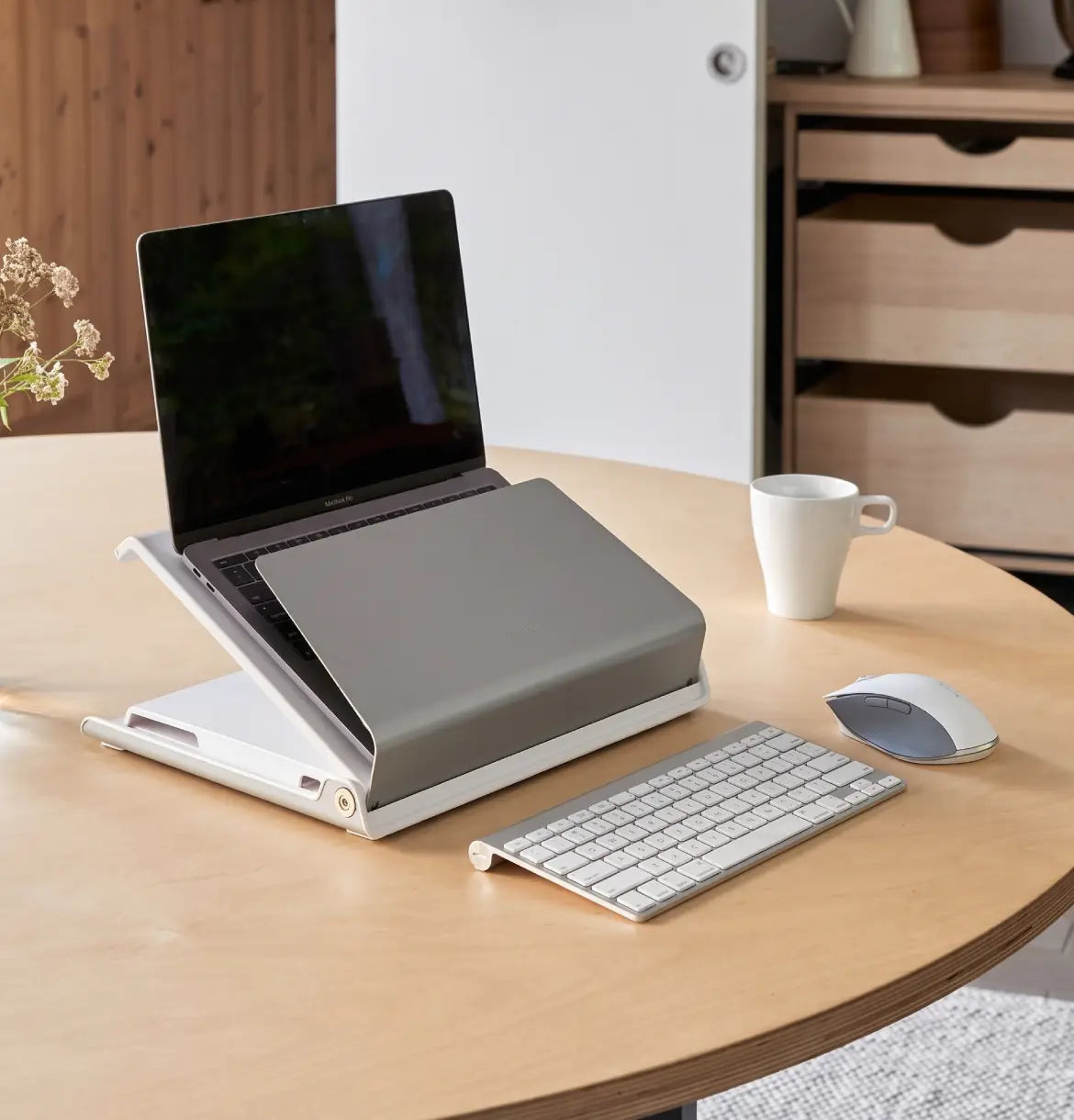 L6 Laptop Holder Consumer Humanscale