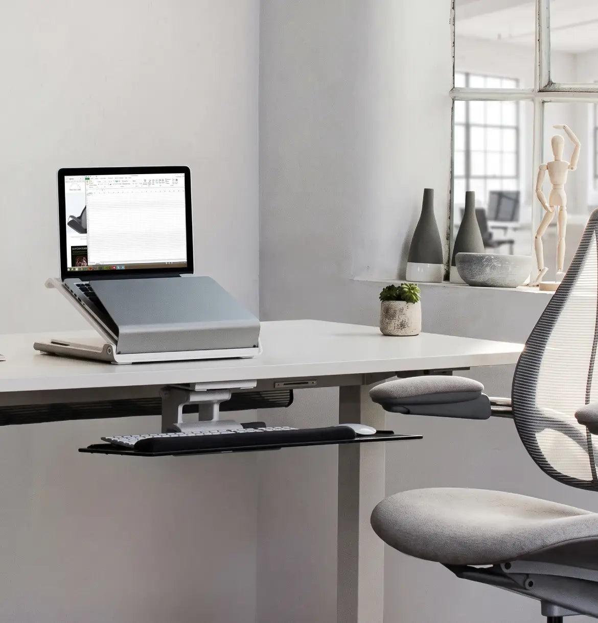 L6 Laptop Holder Consumer Humanscale