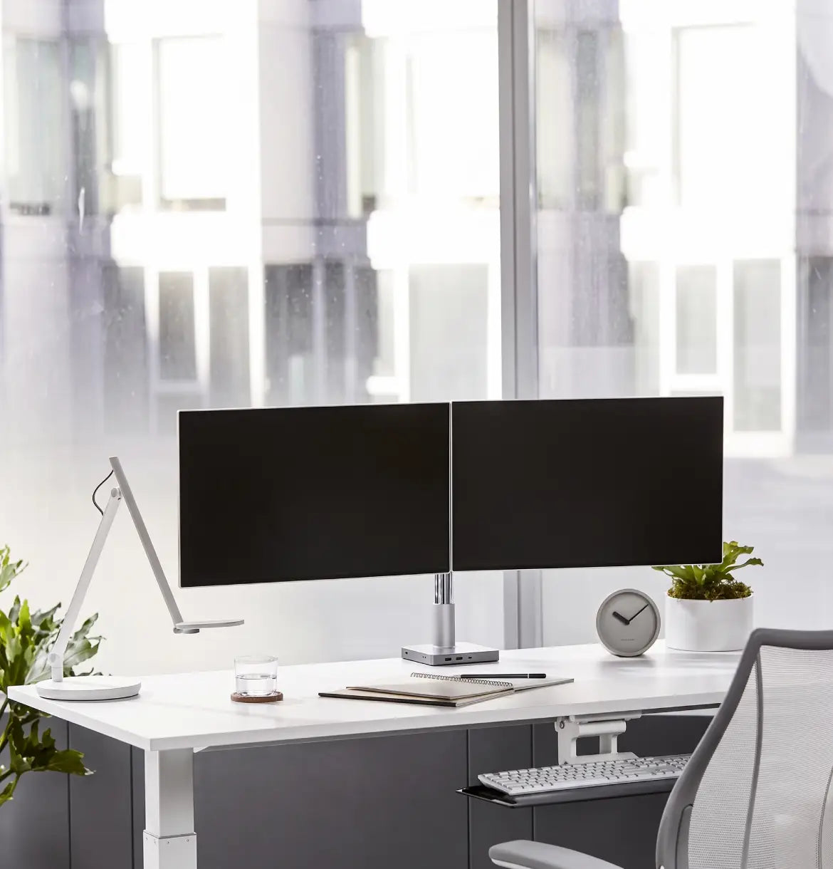 M8.1 Monitor Arm Consumer Humanscale