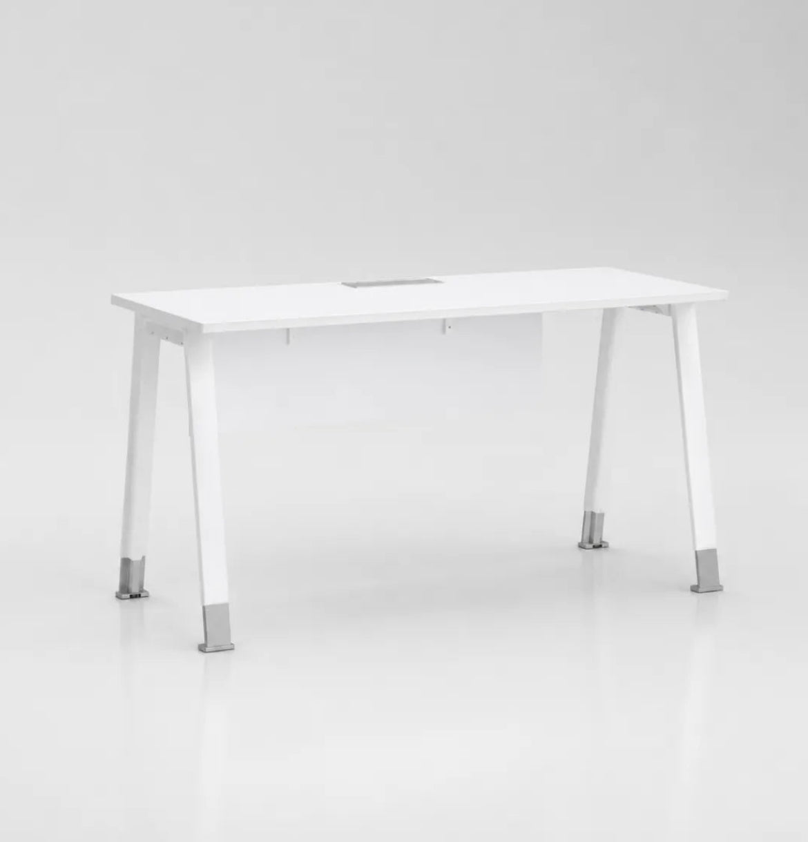 Noqi "A" Straight Desk Consumer KANO