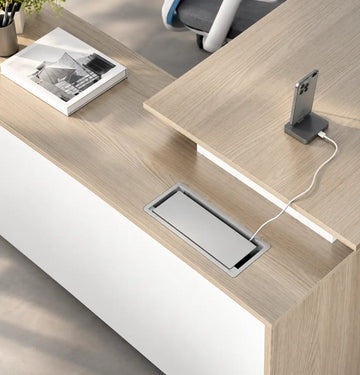Vee Manager Desk with Credenza Consumer KANO